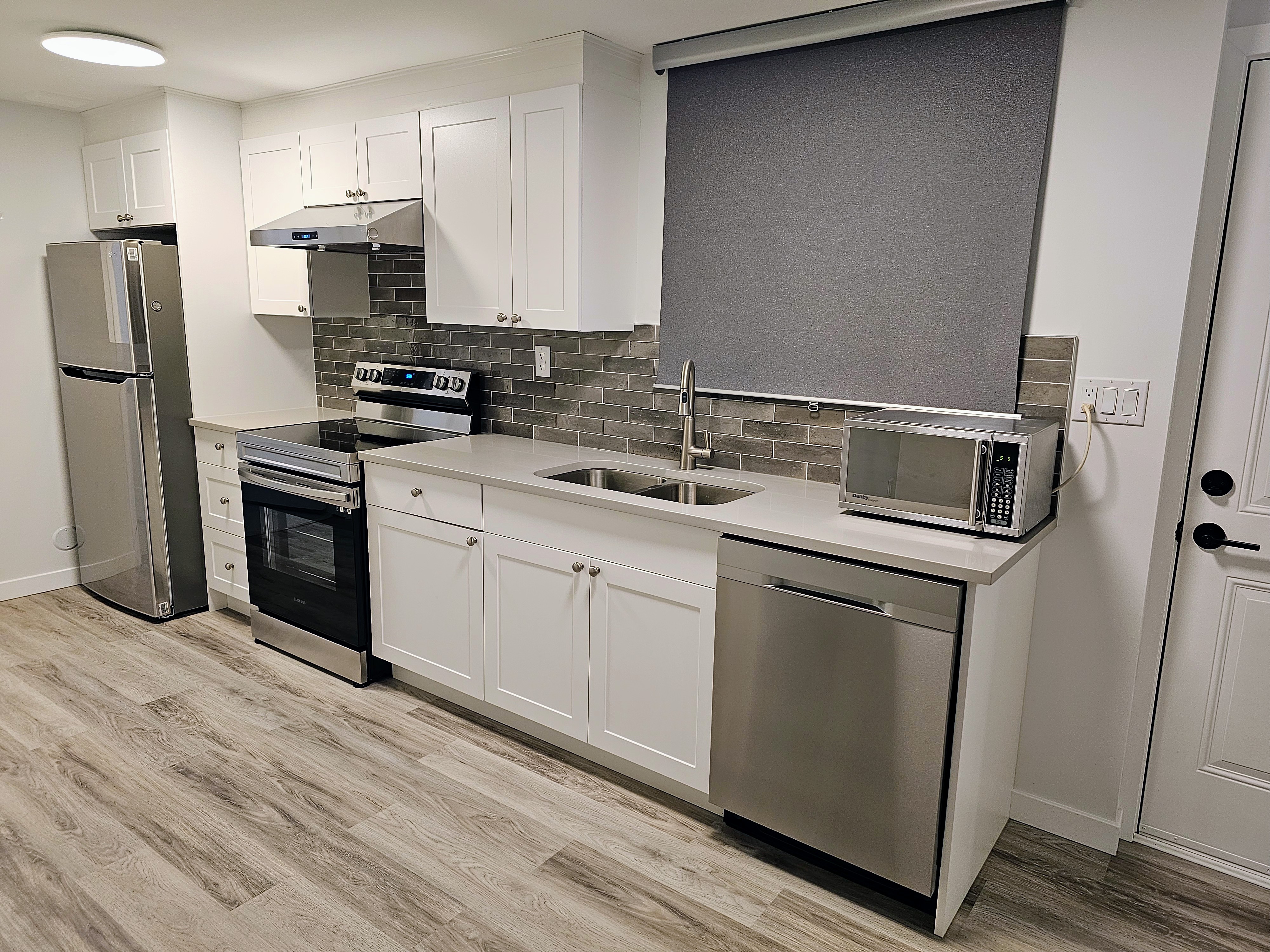 $1,870/month – All-Inclusive Large 1BR In-Law Suite (Ladner, Delta)
