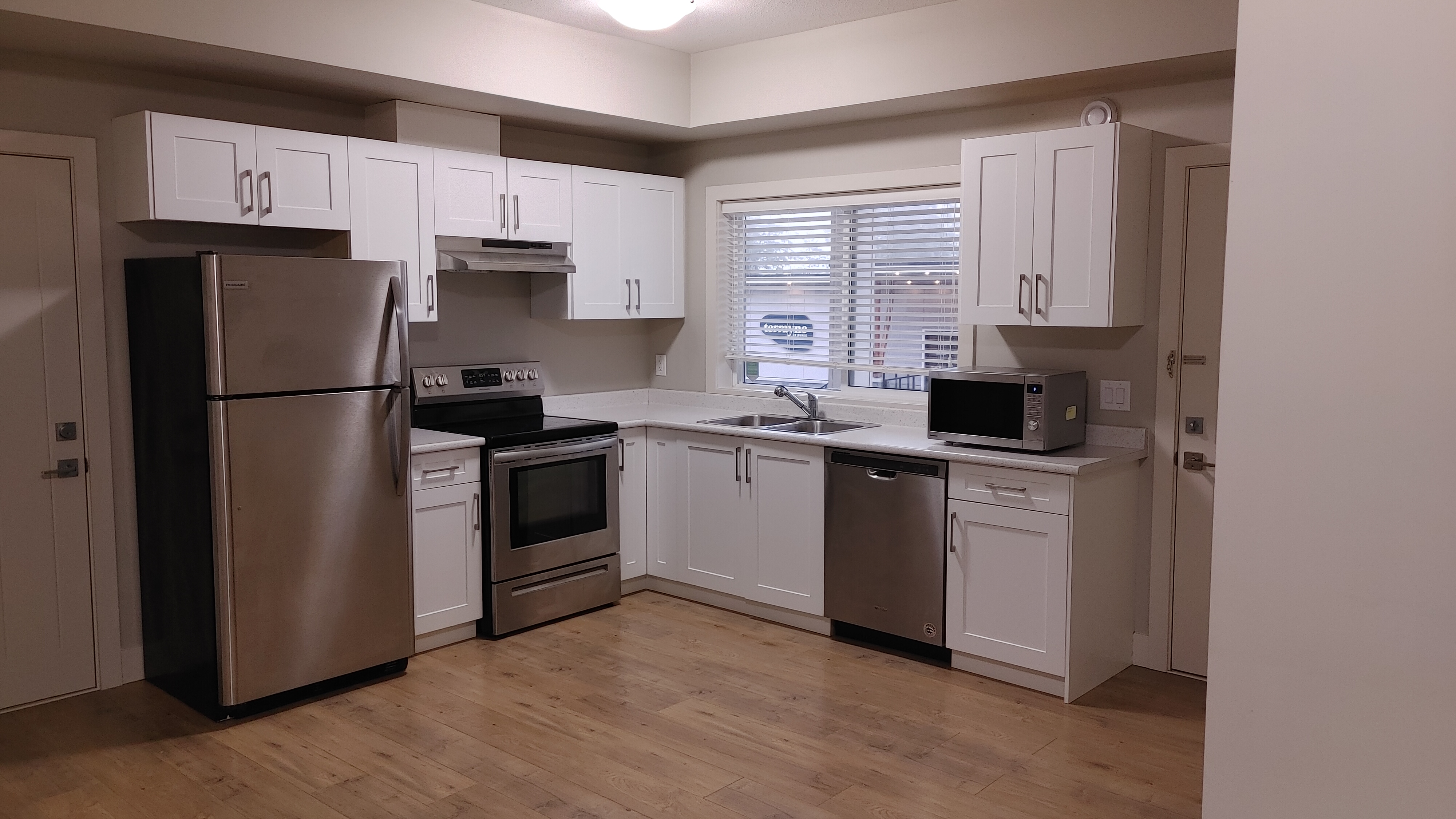 코퀴틀람 버크 마운틴 하우스 베이스먼트 렌트